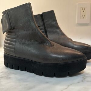 Vic Matie gray leather boots made in Italy 37